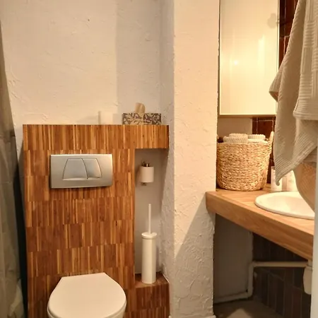 Miko Apartment